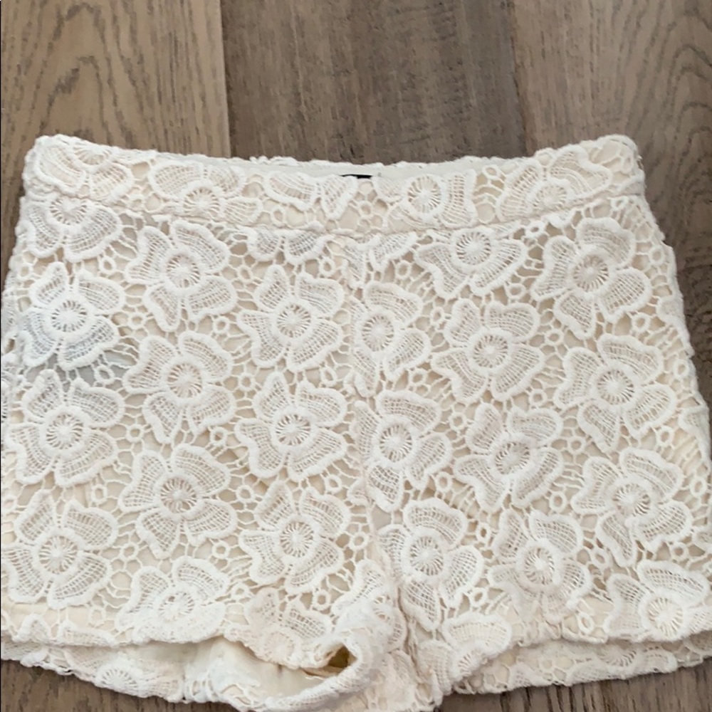Creme lace shorts